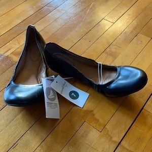 New Target Flat Shoes